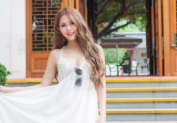 爱蜜社 – 黄歆苑可爱合集在此，美图带着一点点青春的懒散味道。