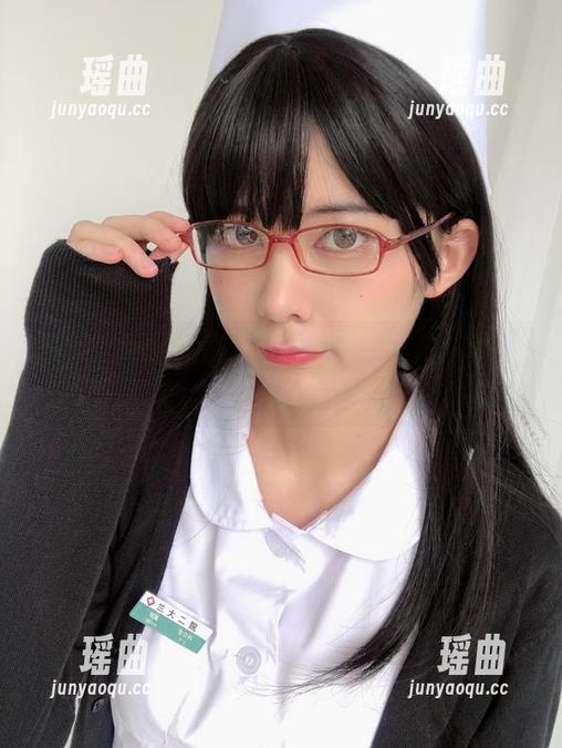 眼酱大魔王w 精选:眼酱大魔王w这波黑丝写真,太会撩了吧