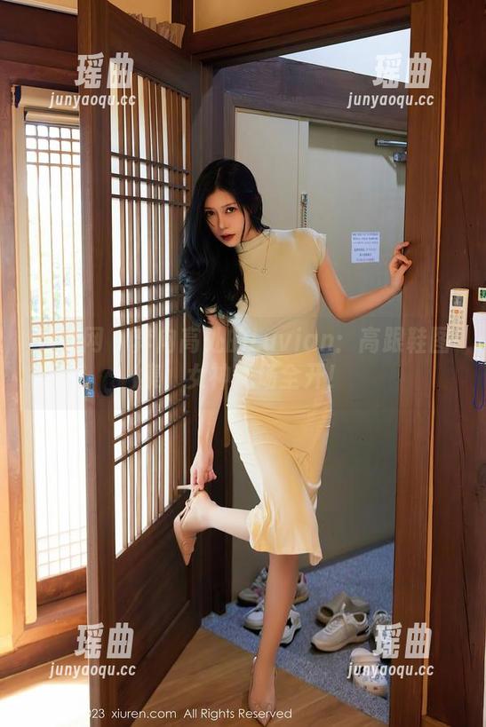 秀人网-luvian本能 秀人网 - 奔向高处的Luvian:高跟鞋图集,女神气场全开!
