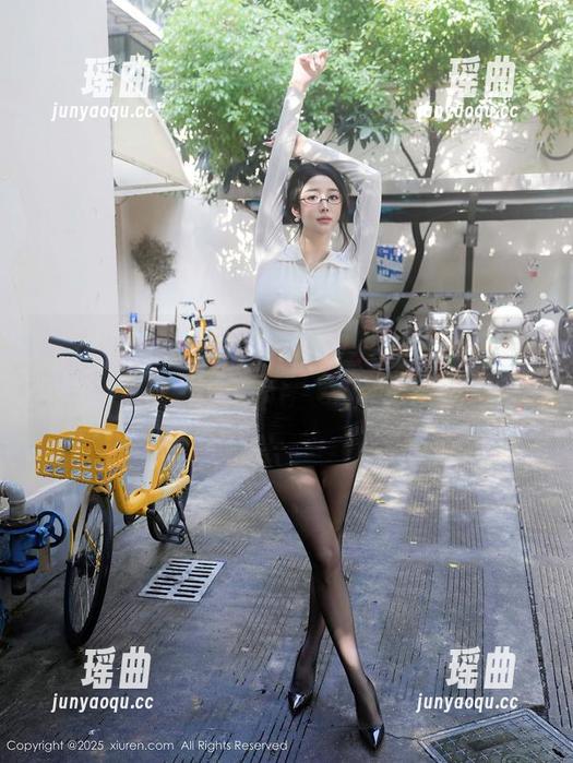 秀人网 - 最新图册——丹妮Danny，清纯得像刚出锅的包子，软软的让人忍不住。