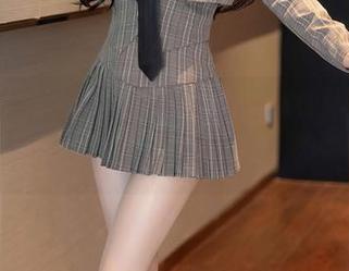 秀人网 – 不小心被娜娜baby女仆壁纸击中了，居然还想再来一发？