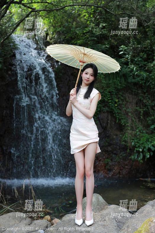 秀人网-媃柔rourou 秀人网 - 一幅幅高清画像,媃柔rourou的香气似乎从和服中逸散而出