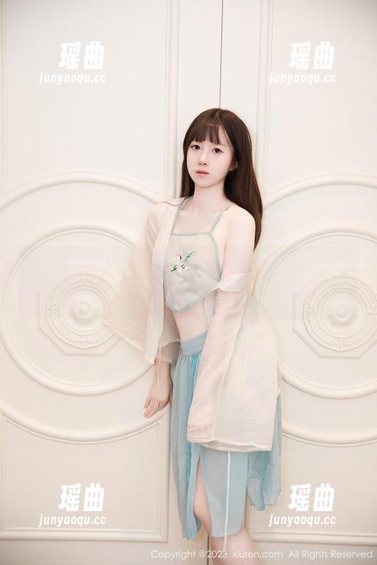 秀人网-容容容Alice 秀人网 - 来自容容容Alice的新料,职业装写真集绝对是职场一抹亮色!