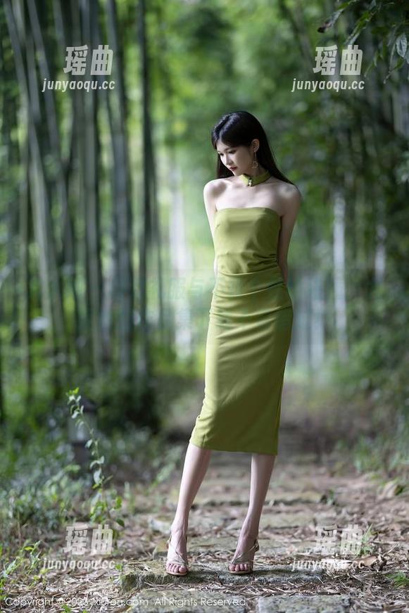 秀人网 - 极致礼服与不羁个性的碰撞：尤妮丝的作品集下载不容错过！