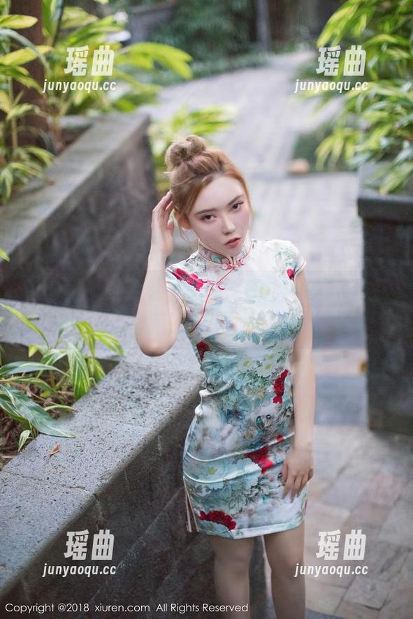 秀人网-徐莉芝Botty 秀人网 - 找找看,徐莉芝Botty的JK作品里藏了多少小插曲