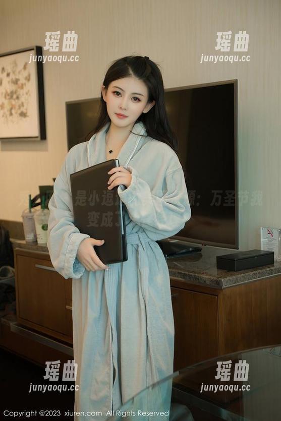 秀人网-是小逗逗 秀人网 - 是小逗逗的美图资源:万圣节我变成了鬼怪经理!