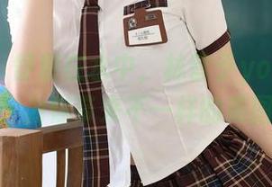 秀人网 – 舒展在水中，林昔予yorki的泳池私拍，为你带来不一样的美图体验。