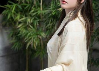 秀人网 – 王馨瑶Yanni的浴室美图合集，水从指间流过的梦