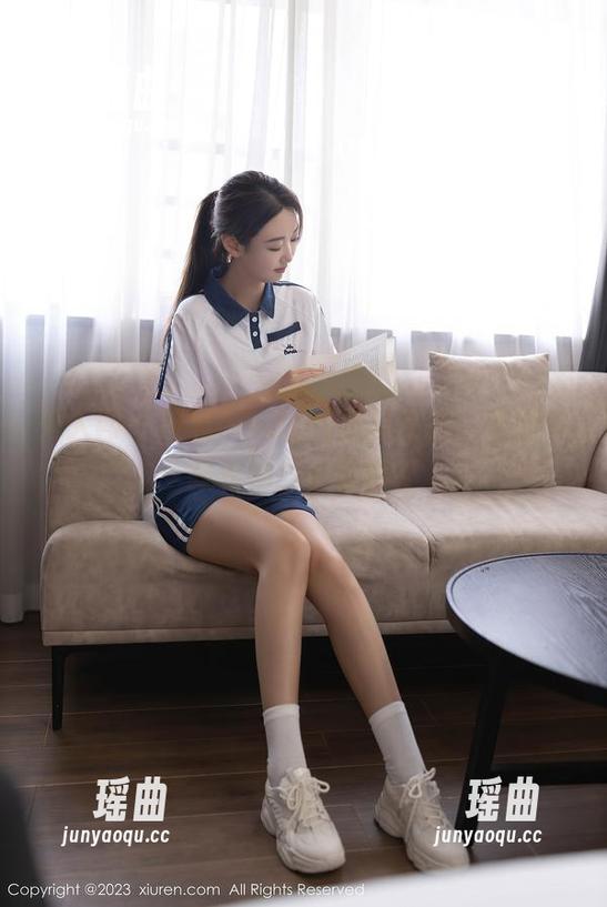 秀人网 - 筱慧cindy的丝袜私拍，原图中藏着哪些小套路？