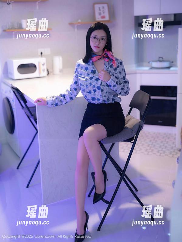 秀人网 - 糯米NM的户外：图库里的小精彩，高清得让人想拍一拍
