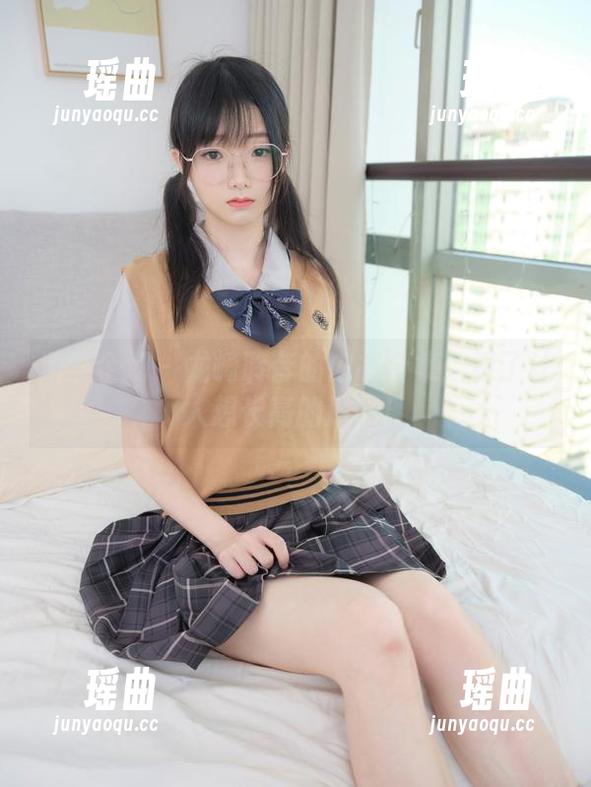 紧急企划 - 龙崎聆音的内衣合集：看了让人想长高的原图！
