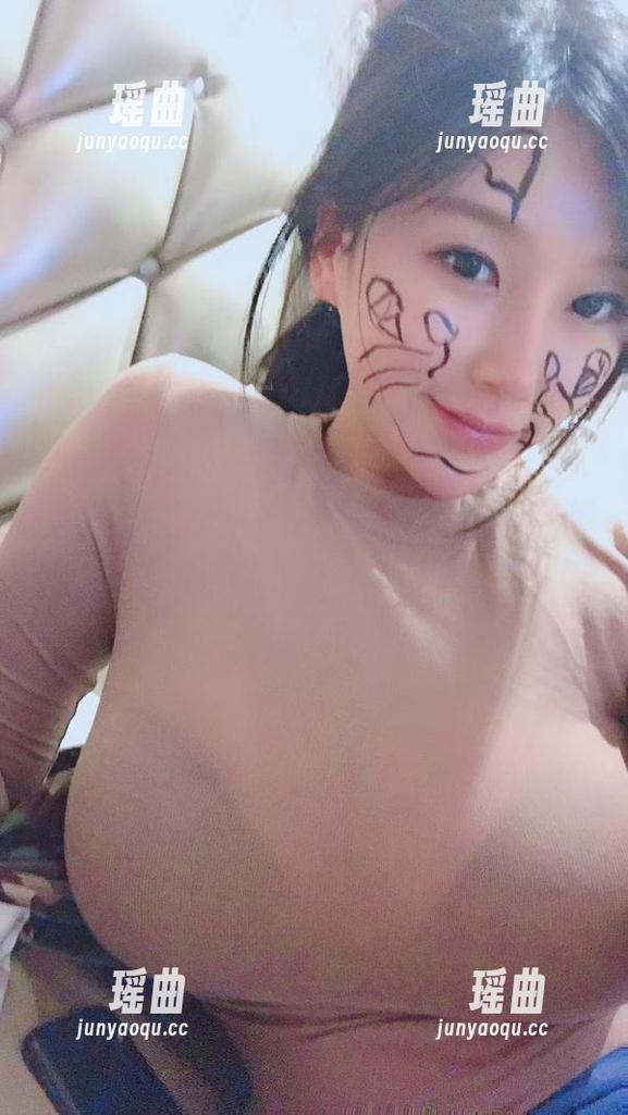 紫色哒豚豚 微密圈 - 紫色哒豚豚的散图出炉,直接可以拿去晒朋友圈的免费套图!