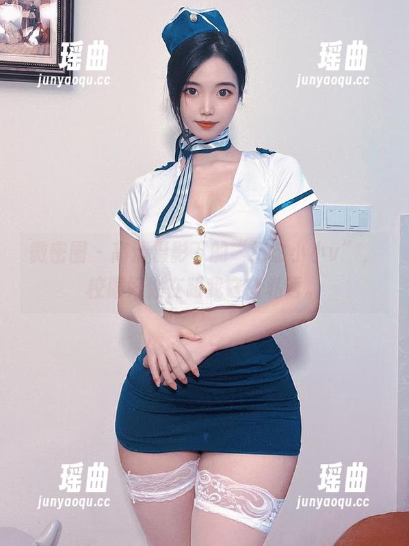 纪念小小v 微密圈 - 高清摄影下的“纪念小小v”,校服好像在跟我窃窃私语。
