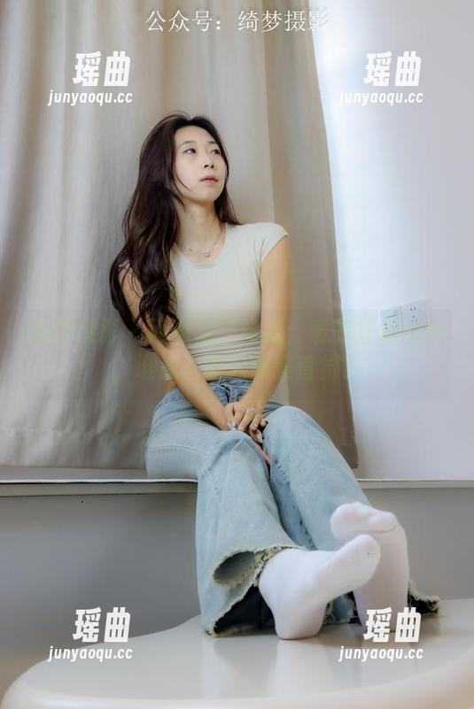 绮梦摄影 - 网盘疯狂推荐：泰美红裙合集，谁说衣服只能靠直觉？