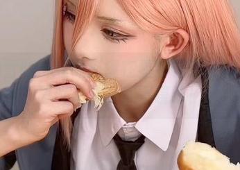 私拍冒险：腥味猫罐在星穹铁道上的不可思议之旅，美图嘻嘻！