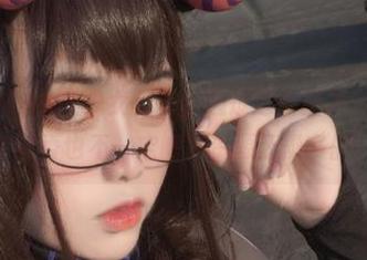 芊川一笑MNK的少女与花：通过这些图片，好像闻到了花香也不一定吧。资源还挺多的。