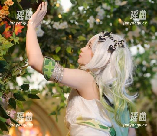 莱可Raika 更新注意!莱可Raika的甘雨写真集,真心想看她不穿雨衣的样子。
