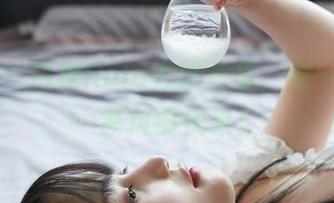 蜜桃社 – 白裙Rola在图片里，像一朵花……暴风雨快来！