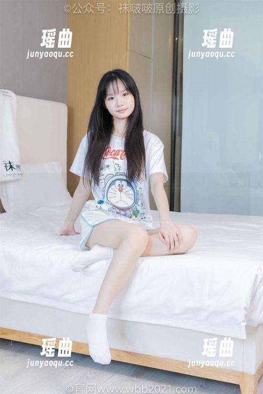 袜啵啵-小甜豆 袜啵啵 - 分享小甜豆的厚白丝之旅:作品集里满是亮点