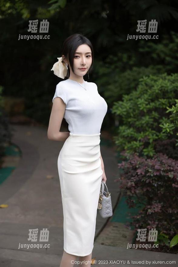 语画界-Miko酱吖 语画界 - 不用羡慕,Miko酱吖的美足高清资源就在这里,我早已蜷缩在屏幕前,叹为观止。