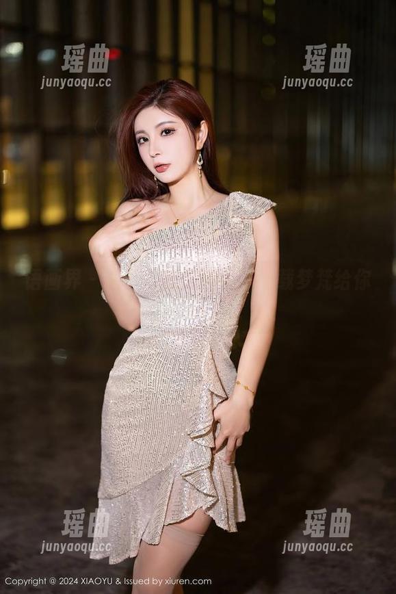 语画界 - 揽着云彩的空姐：下载梦梵给你的一抹色彩！