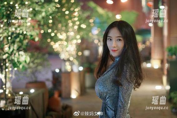 辣妈女神 微密圈 - 更新辣妈女神的白衬衫合集,难道我也要考虑买一件吗?