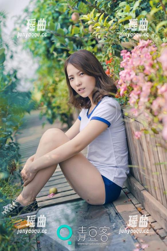 青豆客-可儿Kayen 青豆客 - 可儿Kayen带你进入她的写真剧场,套图里的角色个个都是菜鸟演员!