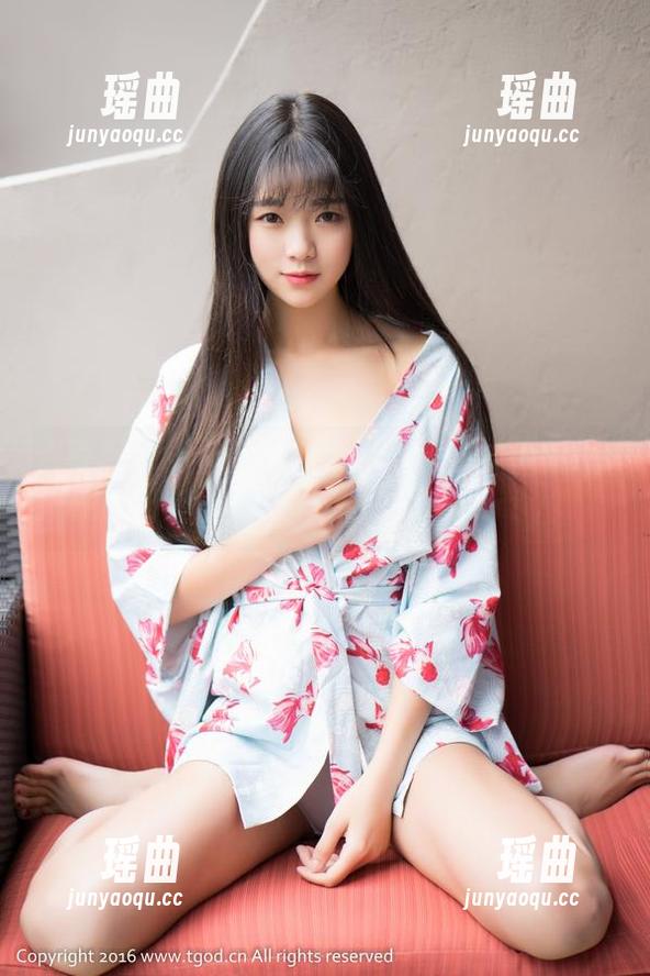 青豆客-汪佩妮Penny 青豆客 - 这图片真的很能打吗?汪佩妮Penny运动姿态就像……在开party?