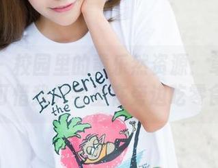 魅妍社 – 校园里的黄乐然资源：草坪太美，可惜我只会坐在旁边吃零食。