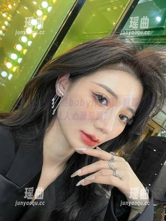 黎允熙baby 微密圈 - 黎允熙baby作品集:制服也能让人心潮澎湃?